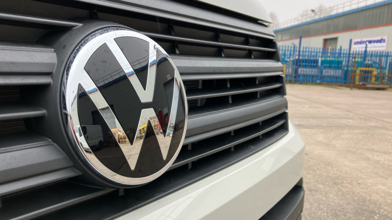 Volkswagen Crafter Cr35 Mwb Diesel Fwd 2.0 TDI 140PS Commerce Plus High Roof Van